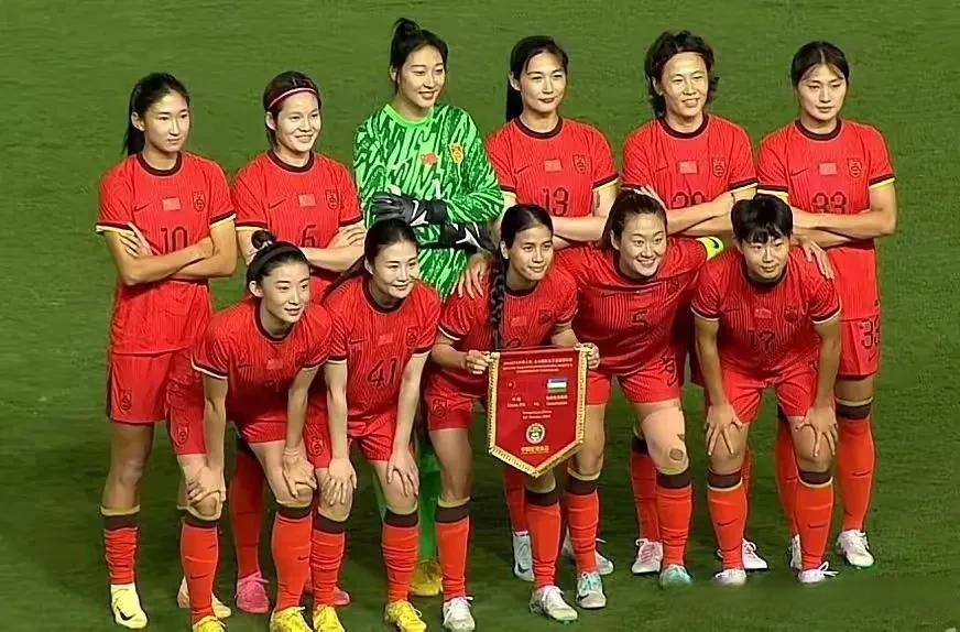 重提耳朵！中国女足赢得球迷们的尖叫的简单介绍