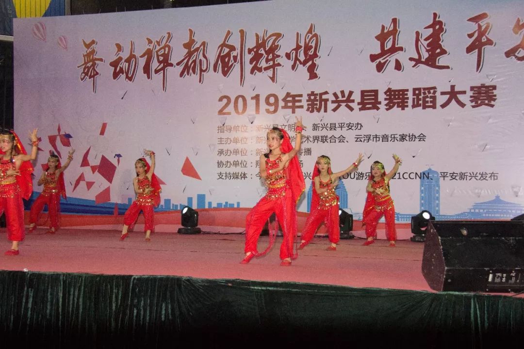 夺冠瞬间，震撼全场的精彩表现的简单介绍